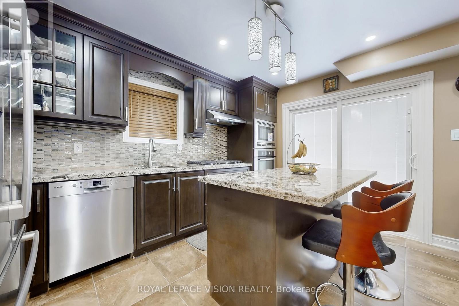 1855 Ashford Drive, Pickering (Village East), Ontario  L1V 6E1 - Photo 11 - E12902128