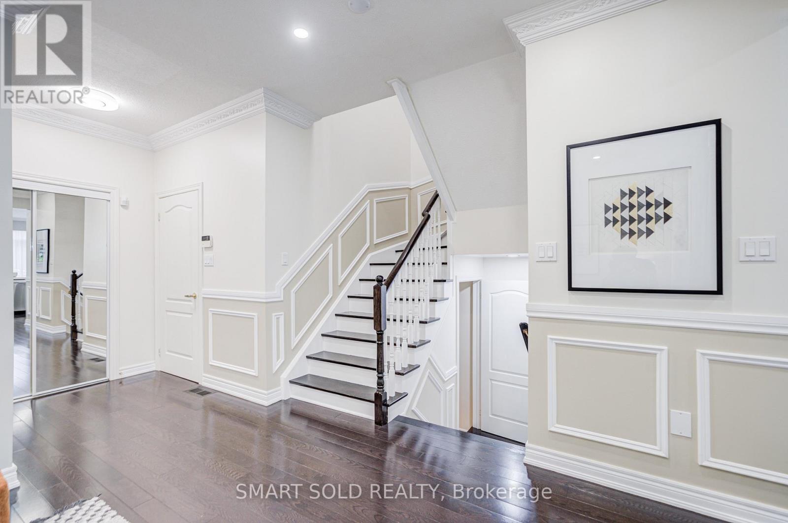 9 Mariposa Avenue, Richmond Hill (Rouge Woods), Ontario  L4S 2N7 - Photo 10 - N12902112