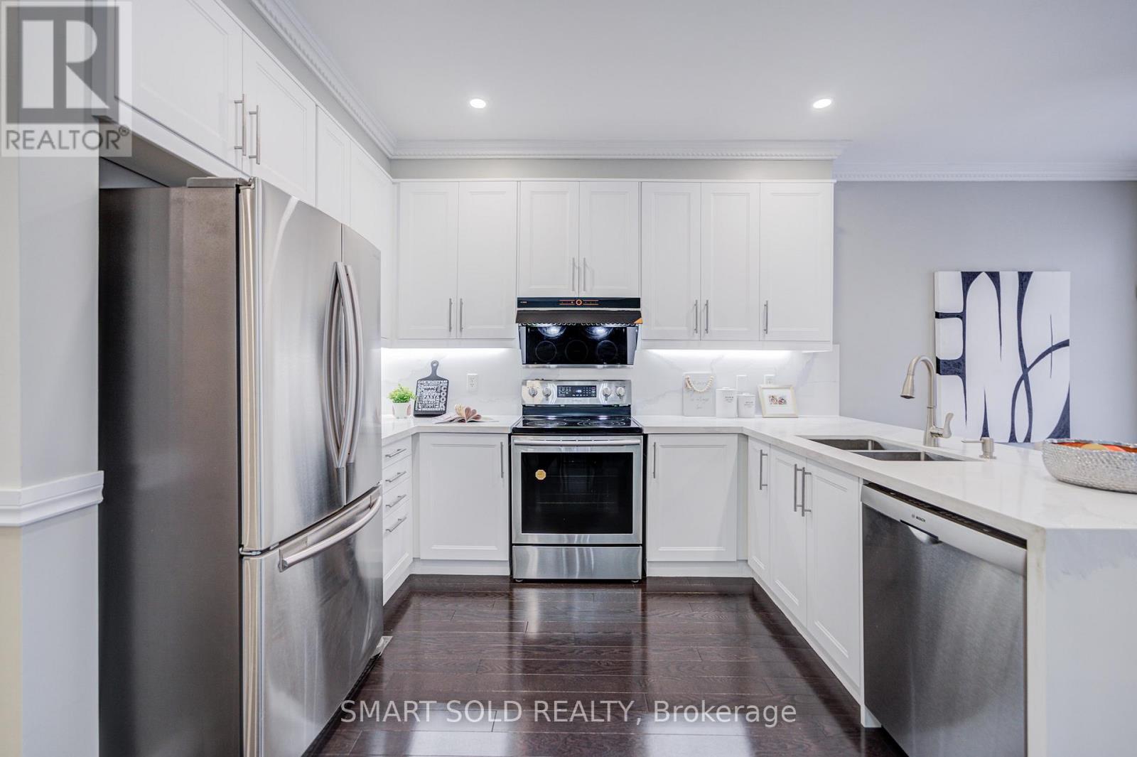 9 Mariposa Avenue, Richmond Hill (Rouge Woods), Ontario  L4S 2N7 - Photo 14 - N12902112