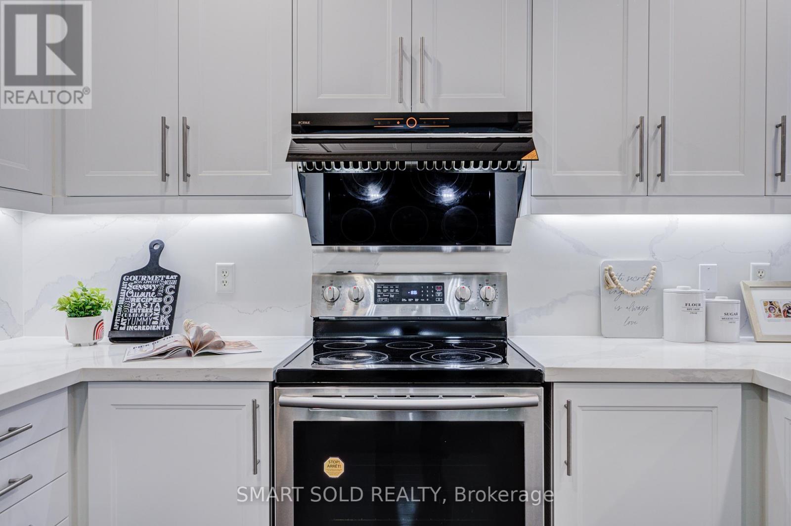 9 Mariposa Avenue, Richmond Hill (Rouge Woods), Ontario  L4S 2N7 - Photo 15 - N12902112