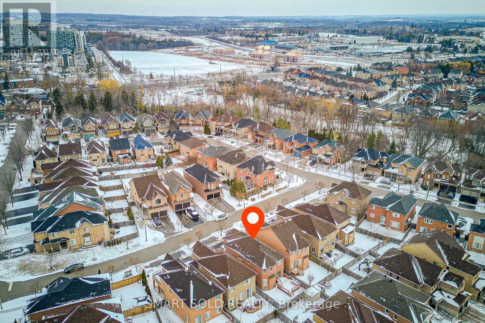 9 Mariposa Avenue, Richmond Hill (Rouge Woods), Ontario  L4S 2N7 - Photo 4 - N12902112