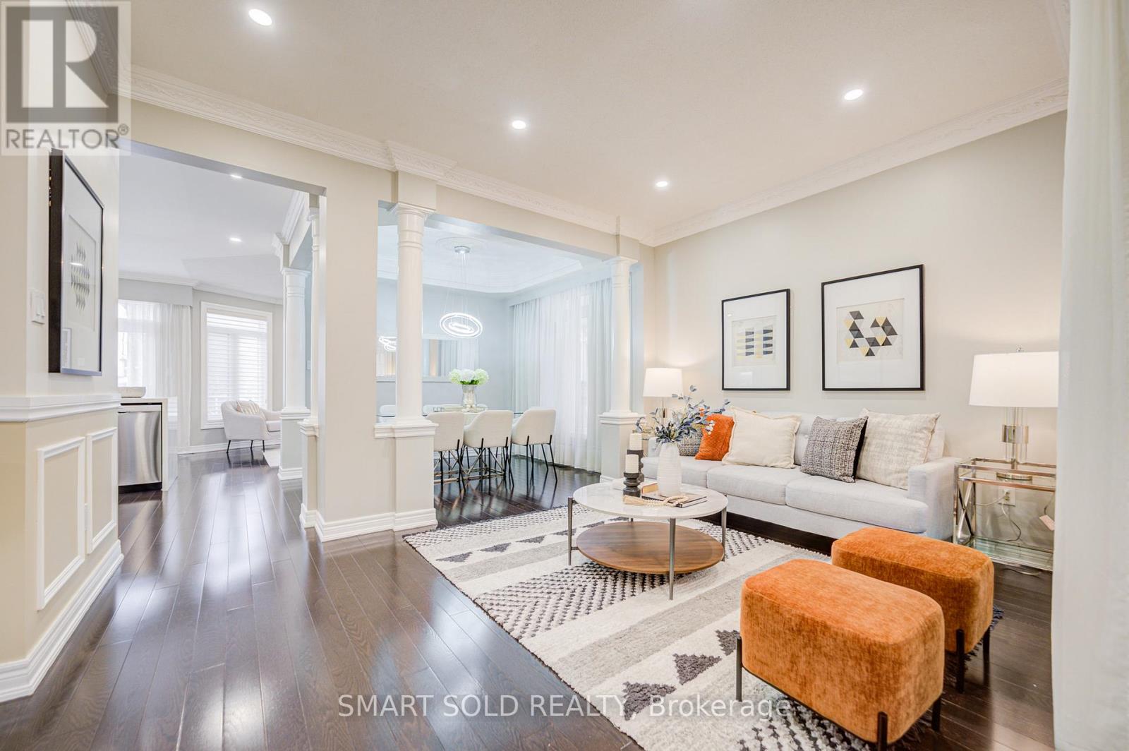 9 Mariposa Avenue, Richmond Hill (Rouge Woods), Ontario  L4S 2N7 - Photo 6 - N12902112