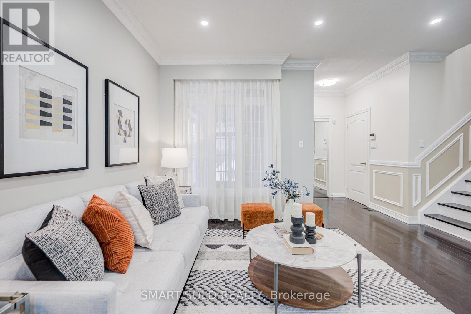 9 Mariposa Avenue, Richmond Hill (Rouge Woods), Ontario  L4S 2N7 - Photo 9 - N12902112