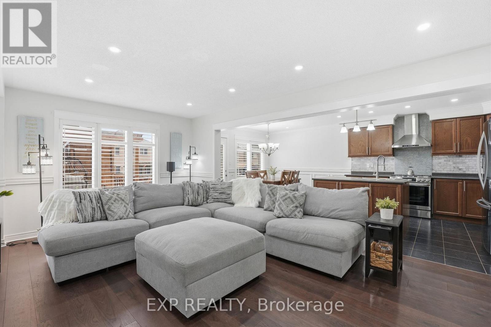 44 Willoughby Way, New Tecumseth, Ontario  L9R 0M7 - Photo 3 - N12902156