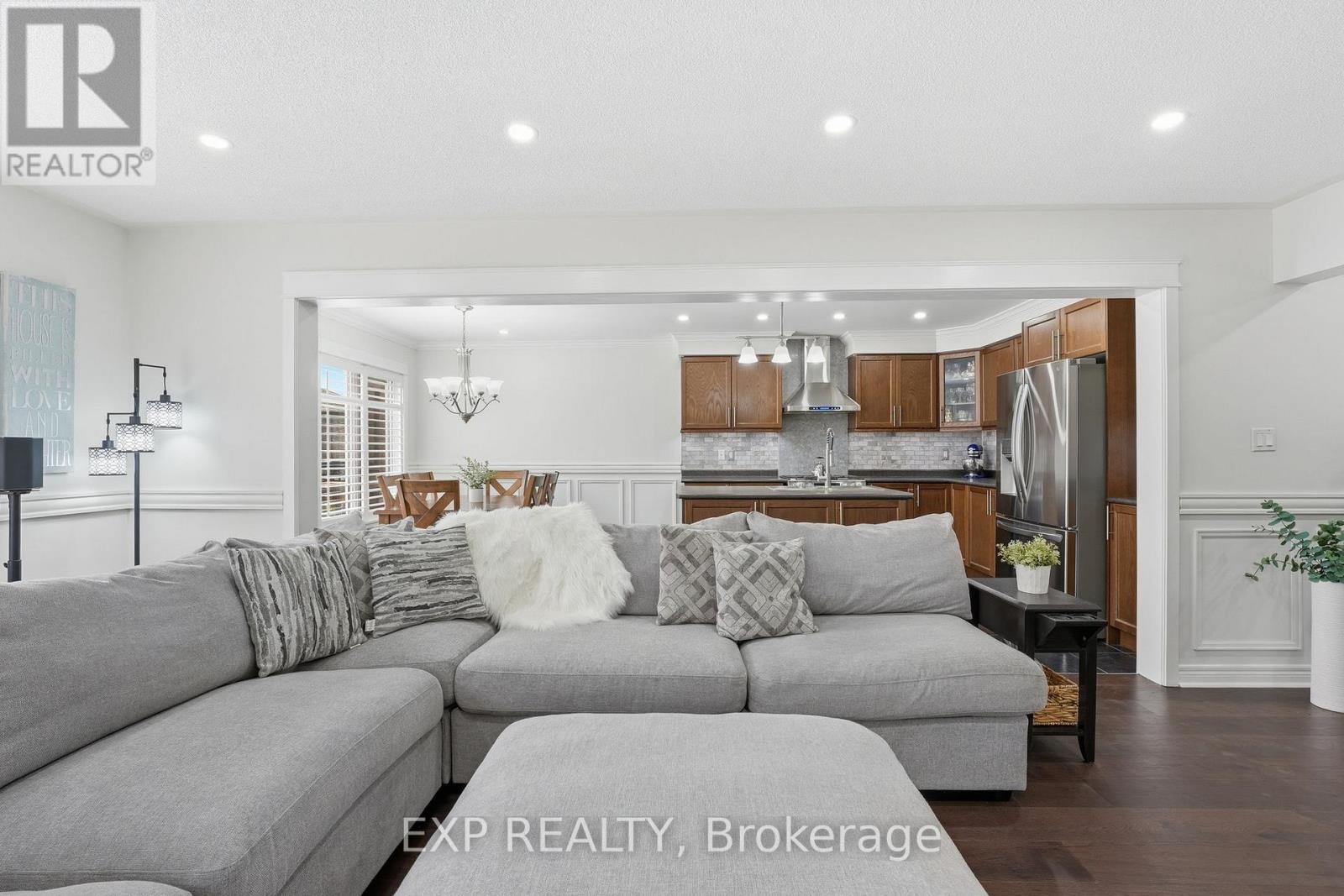 44 Willoughby Way, New Tecumseth, Ontario  L9R 0M7 - Photo 4 - N12902156