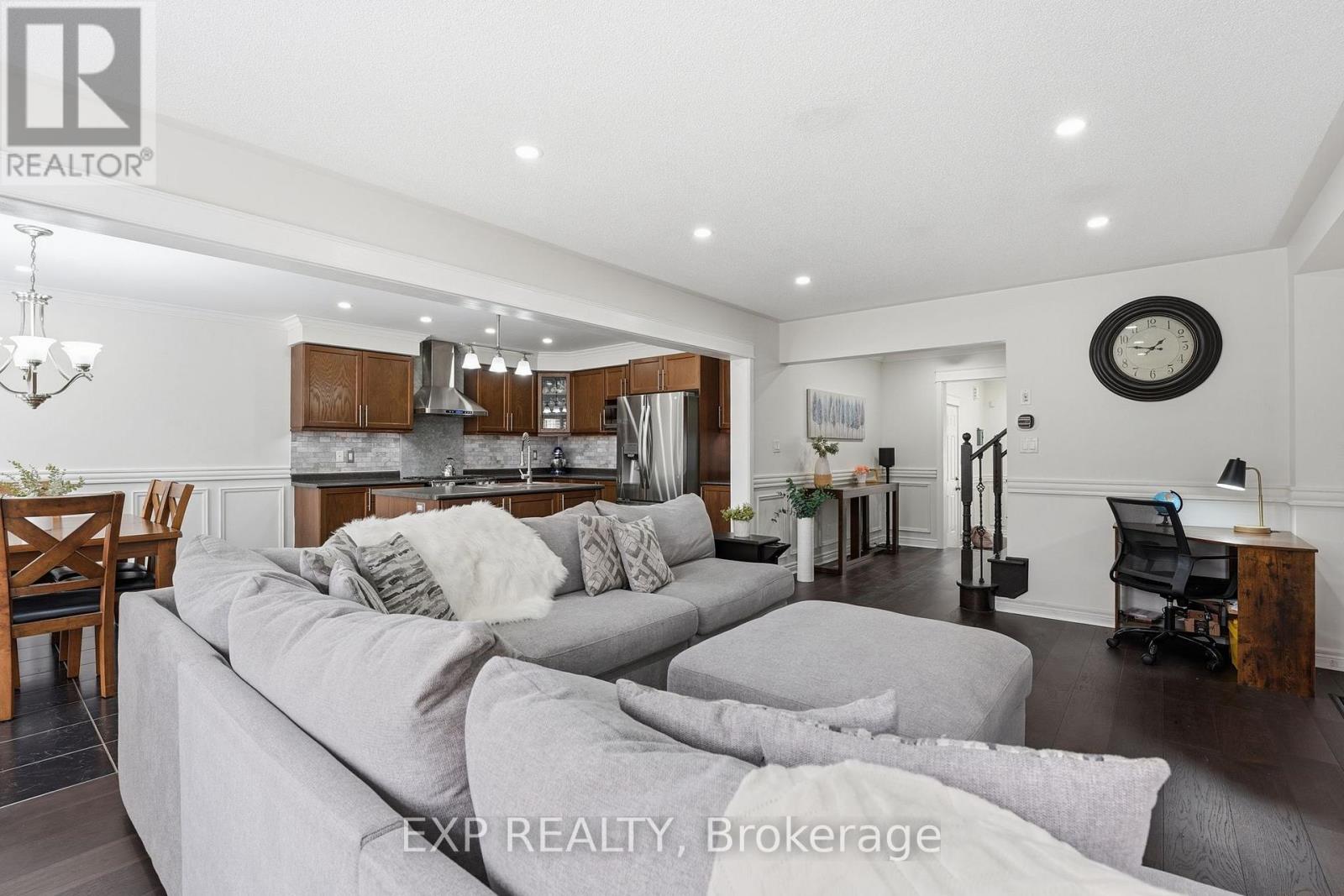 44 Willoughby Way, New Tecumseth, Ontario  L9R 0M7 - Photo 5 - N12902156