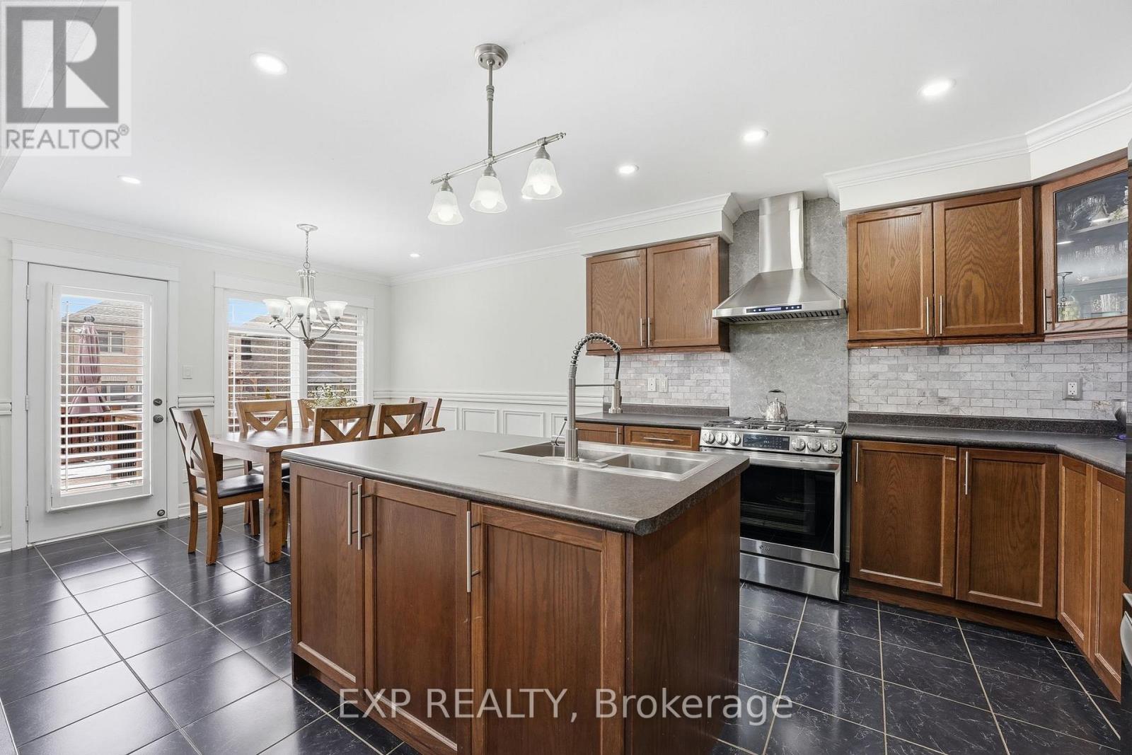 44 Willoughby Way, New Tecumseth, Ontario  L9R 0M7 - Photo 6 - N12902156