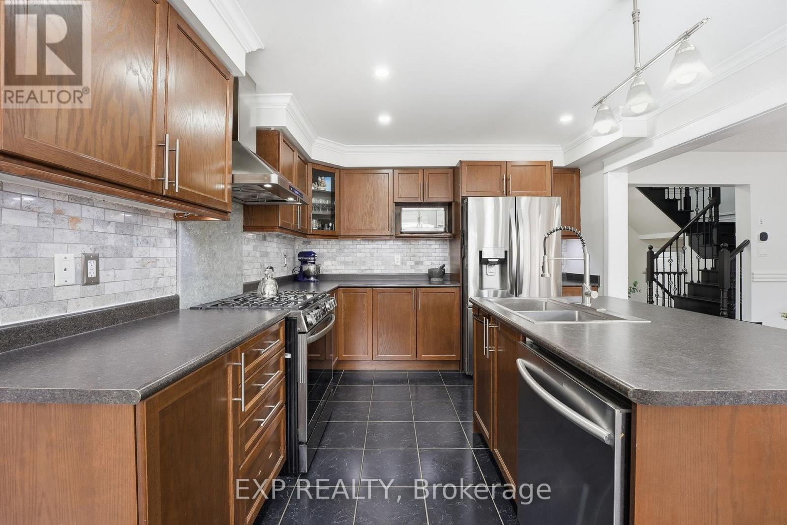 44 Willoughby Way, New Tecumseth, Ontario  L9R 0M7 - Photo 8 - N12902156