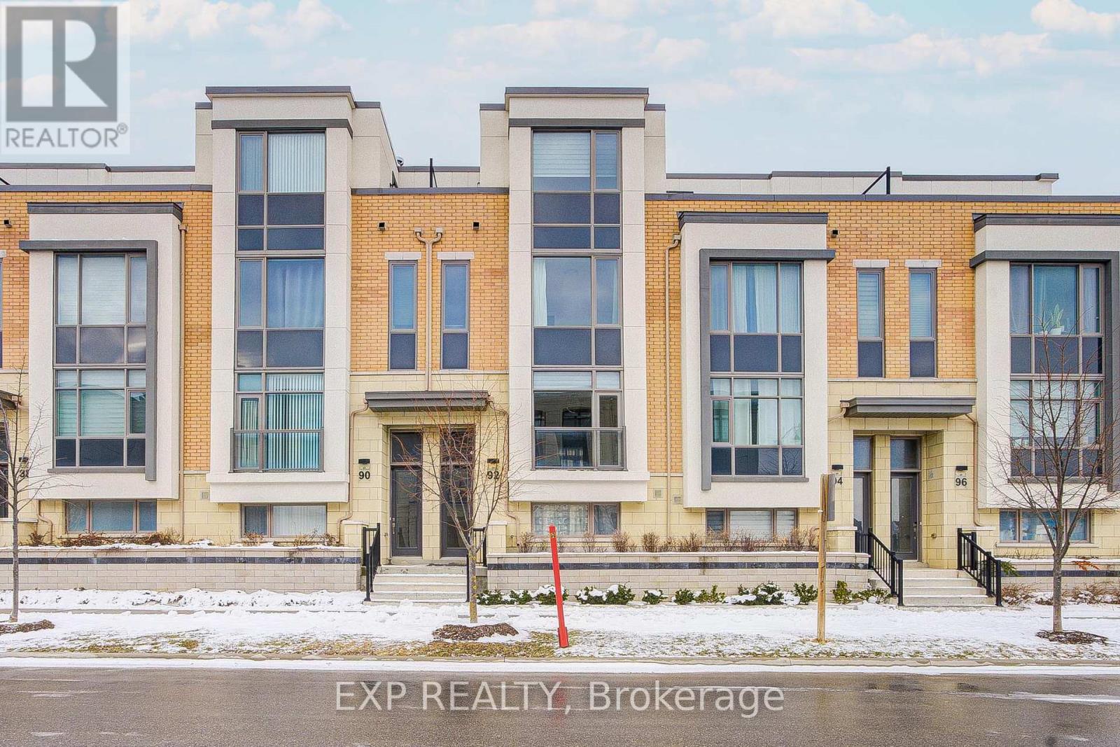 92 William Saville Street, Markham (Unionville), Ontario  L3R 9S3 - Photo 2 - N12902158