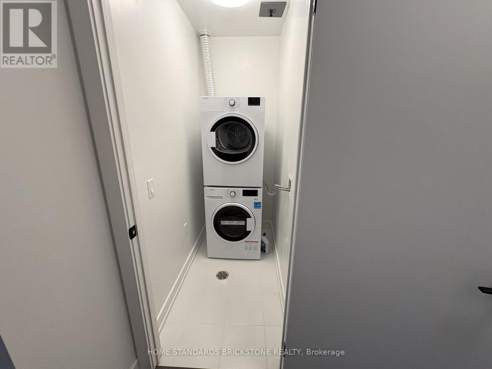 2106 - 117 Broadway Avenue, Toronto (Mount Pleasant West), Ontario  M4P 1V3 - Photo 13 - C12902126