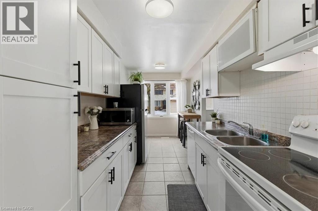 375 Kingscourt Drive Unit# 42, Waterloo, Ontario  N2K 3N7 - Photo 12 - 40813407