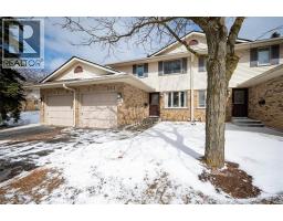 375 KINGSCOURT Drive Unit# 42, Waterloo, Ontario