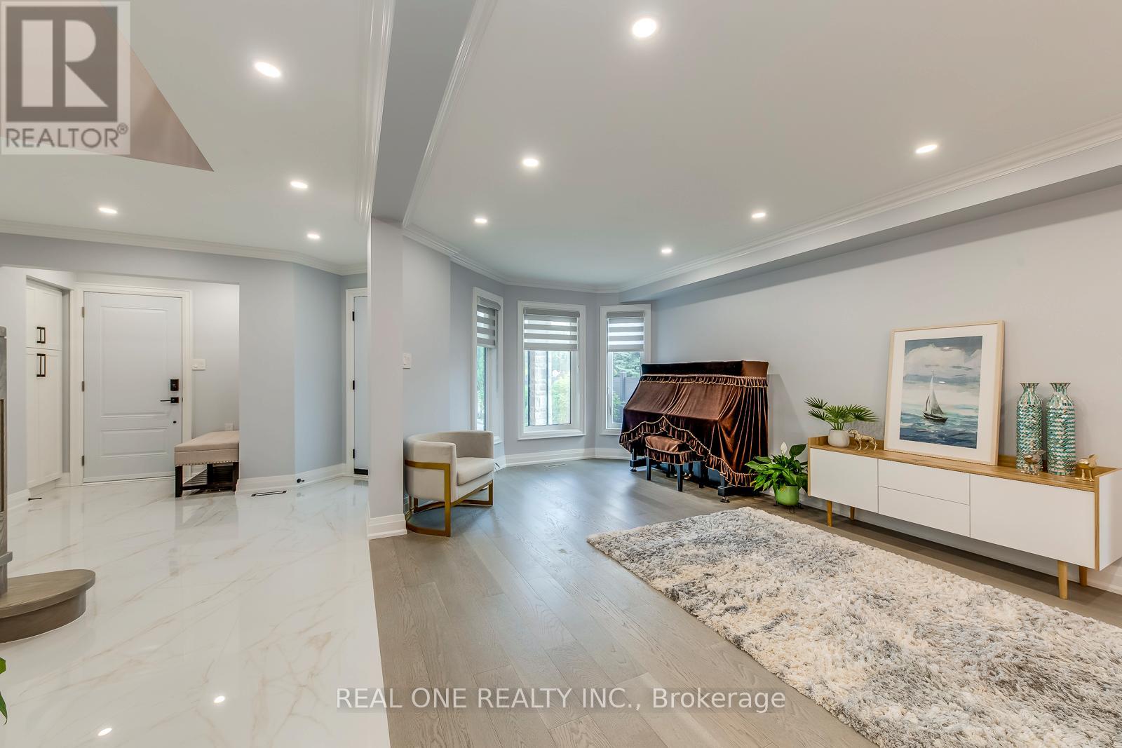 6150 Duford Drive, Mississauga (East Credit), Ontario  L5V 1A6 - Photo 5 - W12902122