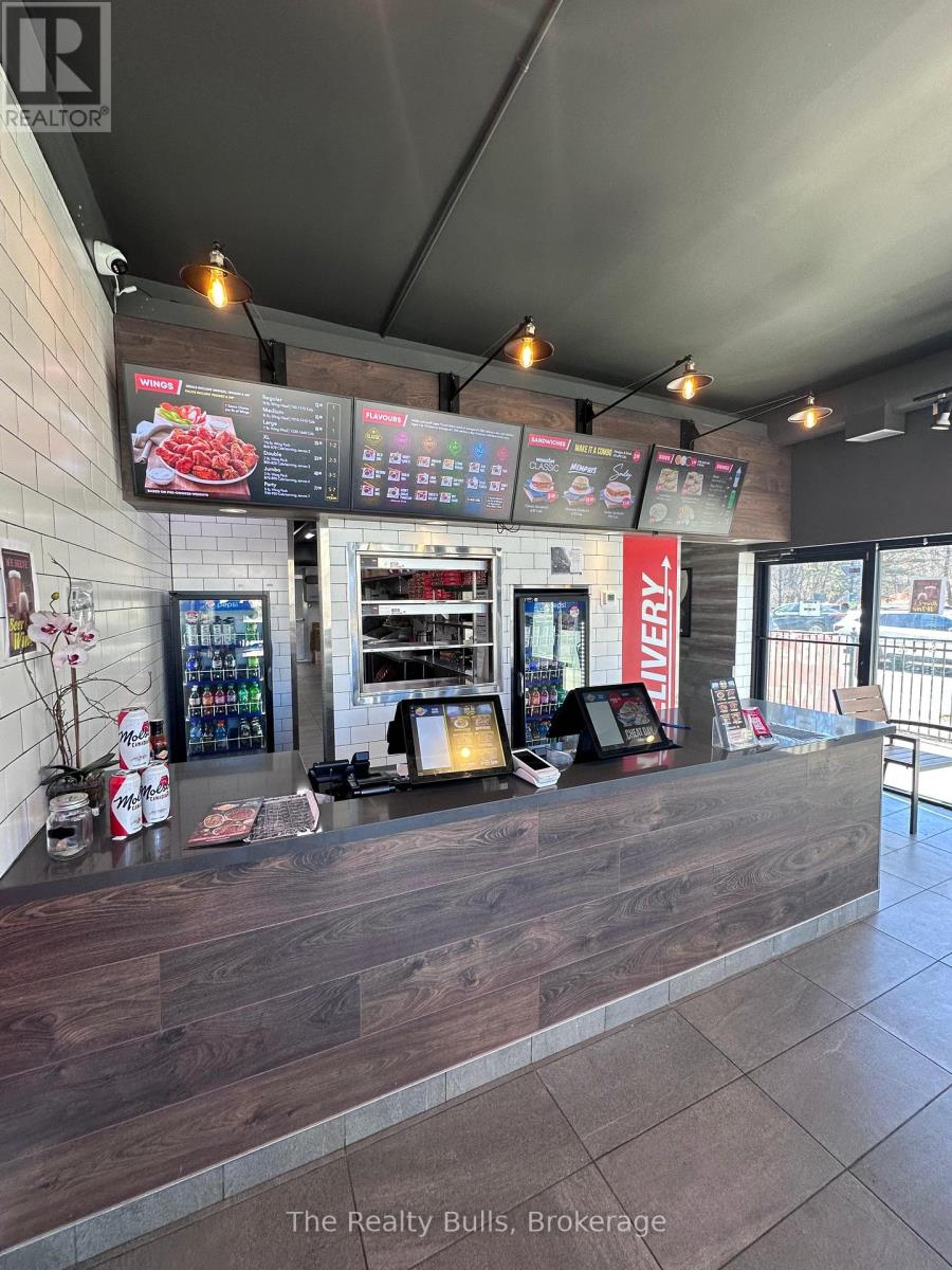 1733 Bloor Street, Toronto, Ontario  M6P 1B2 - Photo 4 - W12726974