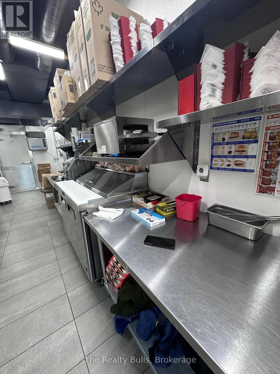 1733 Bloor Street, Toronto, Ontario  M6P 1B2 - Photo 10 - W12726974