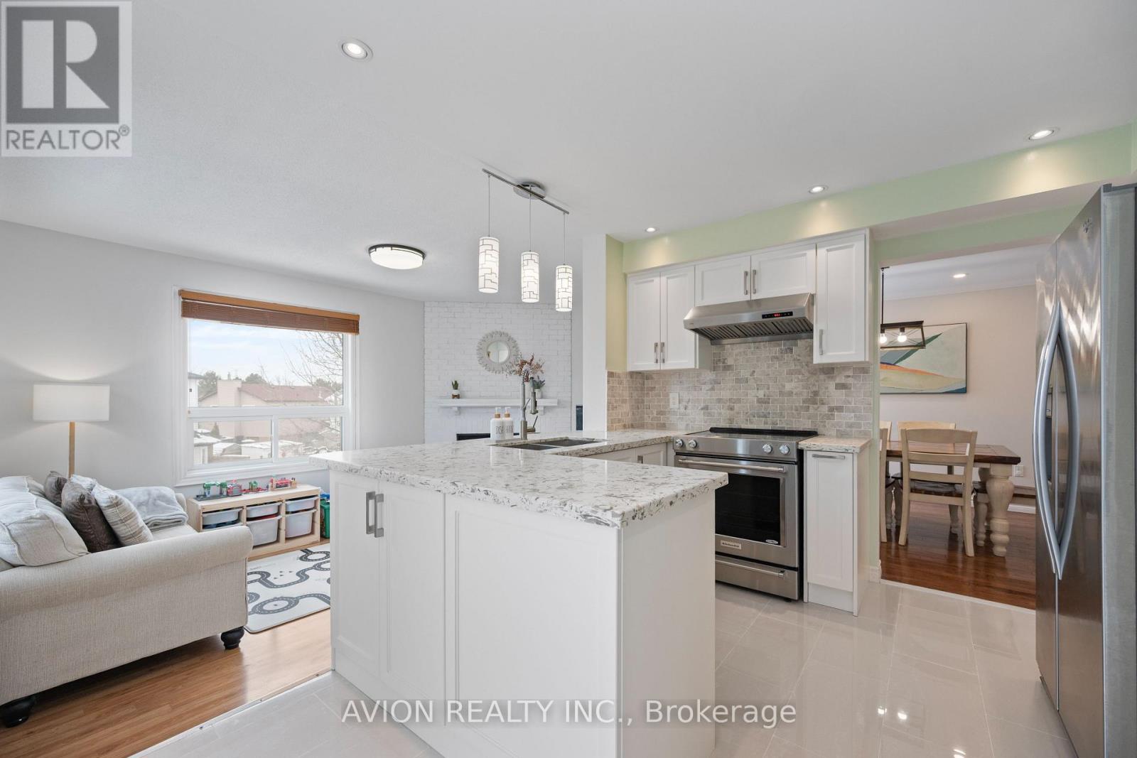 1608 Dellbrook Avenue, Pickering (Brock Ridge), Ontario  L1X 2M7 - Photo 6 - E12902188