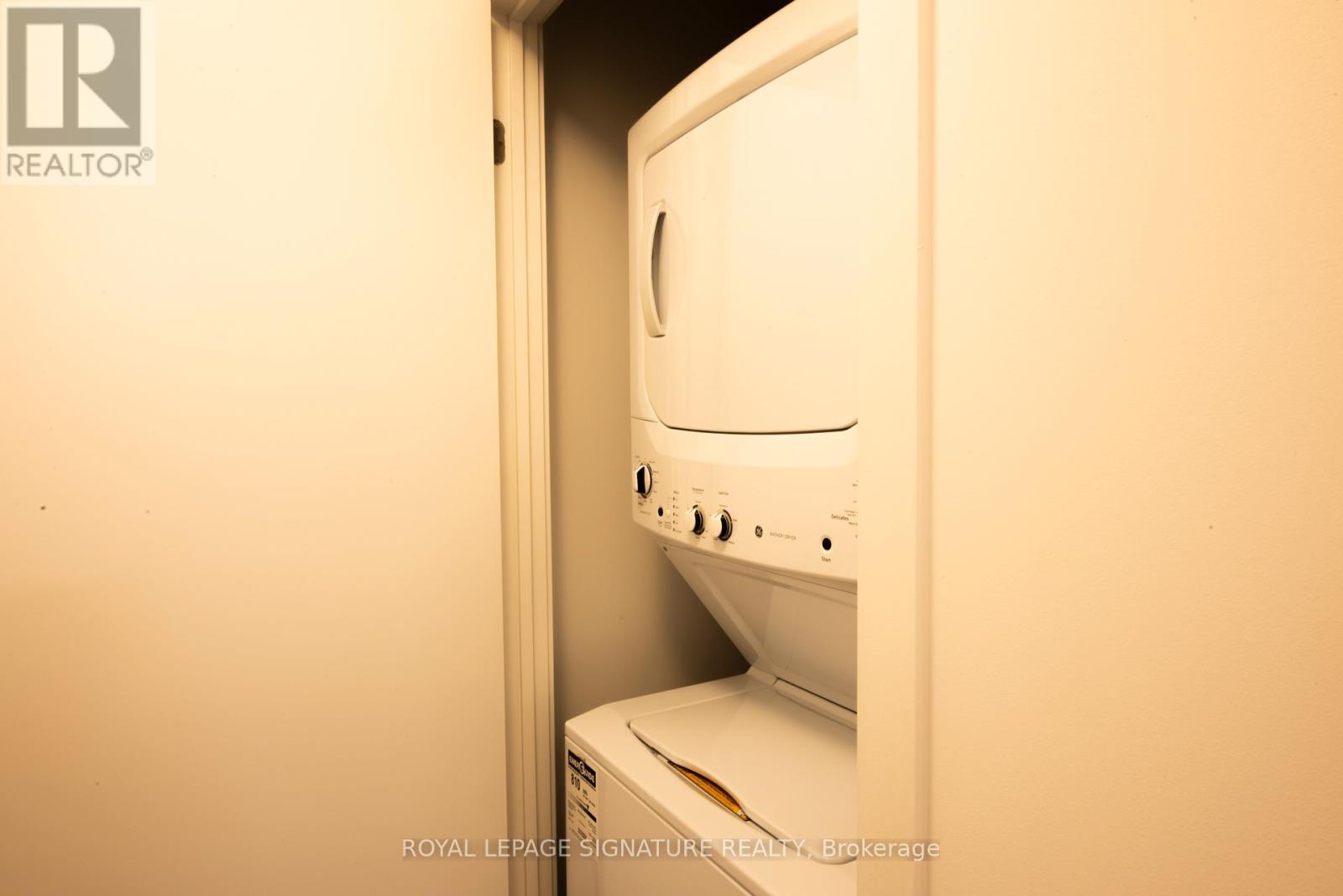 1502 - 2520 Eglinton Avenue W, Mississauga, Ontario  L5M 0Y4 - Photo 10 - W12902184