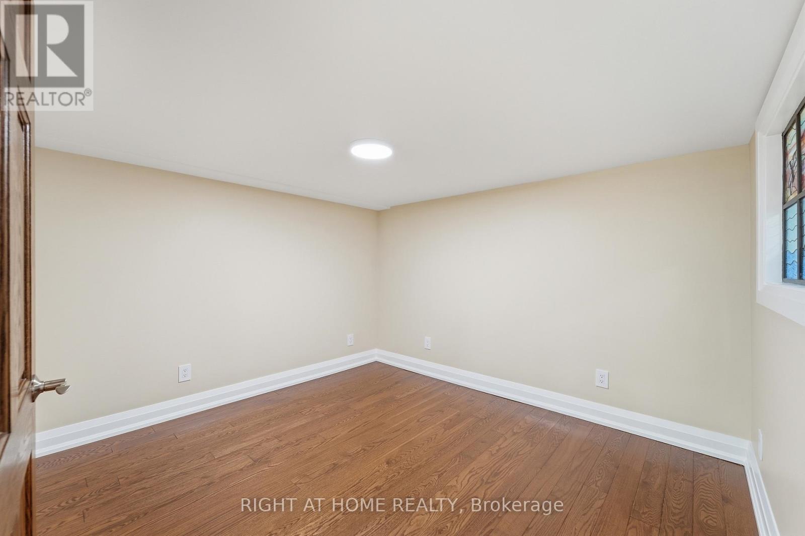 Lower Apt A - 2 Montye Avenue, Toronto, Ontario  M6S 2G9 - Photo 11 - W12902196