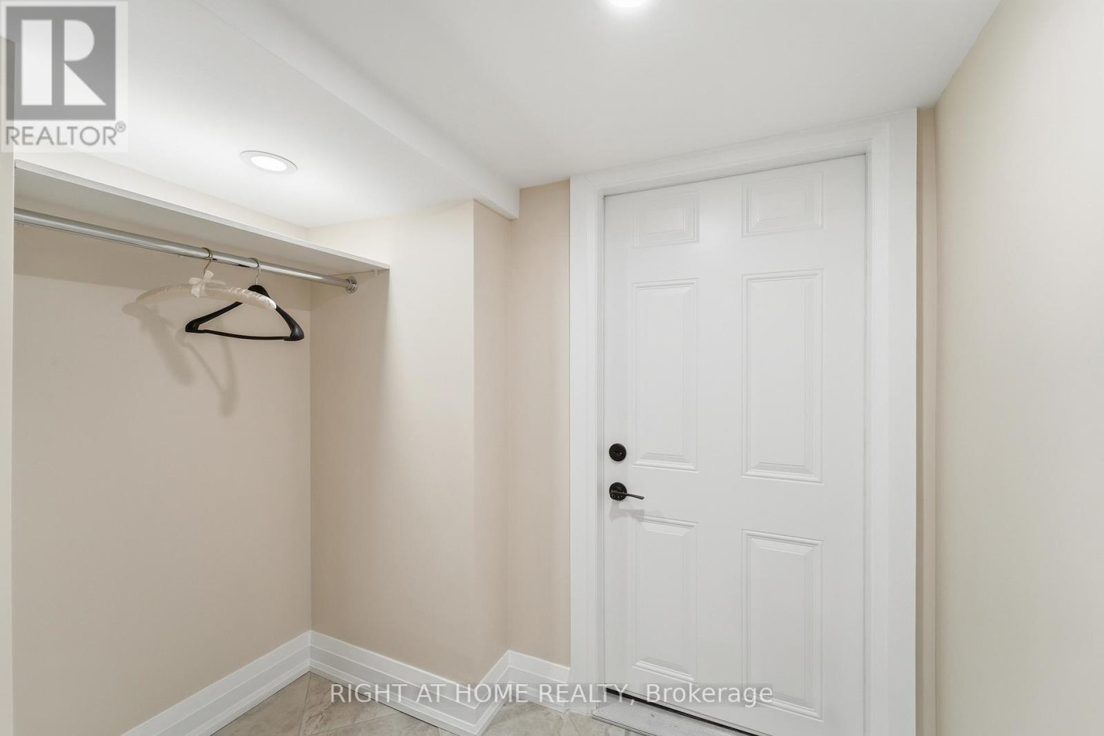 Lower Apt A - 2 Montye Avenue, Toronto, Ontario  M6S 2G9 - Photo 14 - W12902196