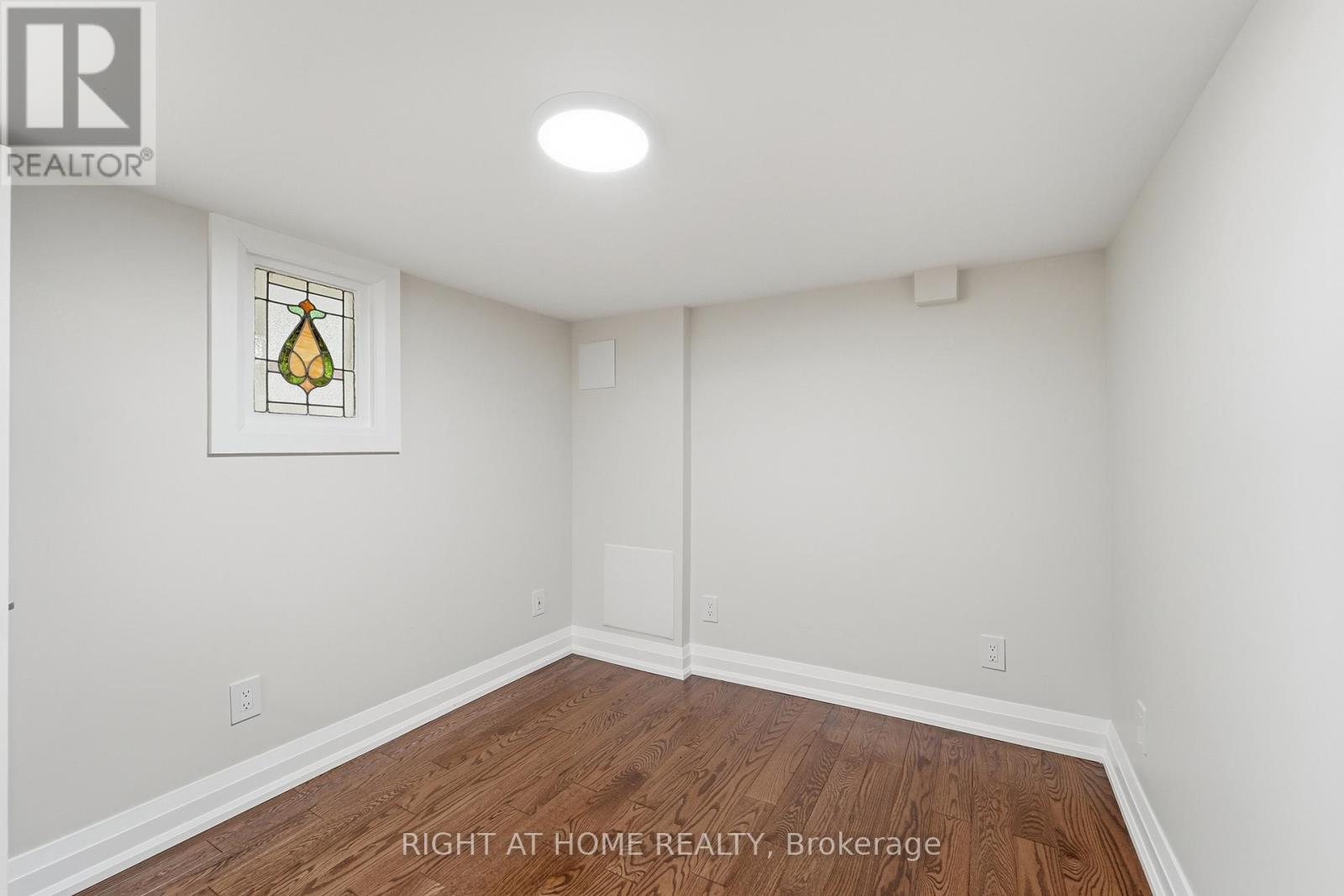 Lower Apt B - 2 Montye Avenue, Toronto, Ontario  M6S 2G9 - Photo 11 - W12902198