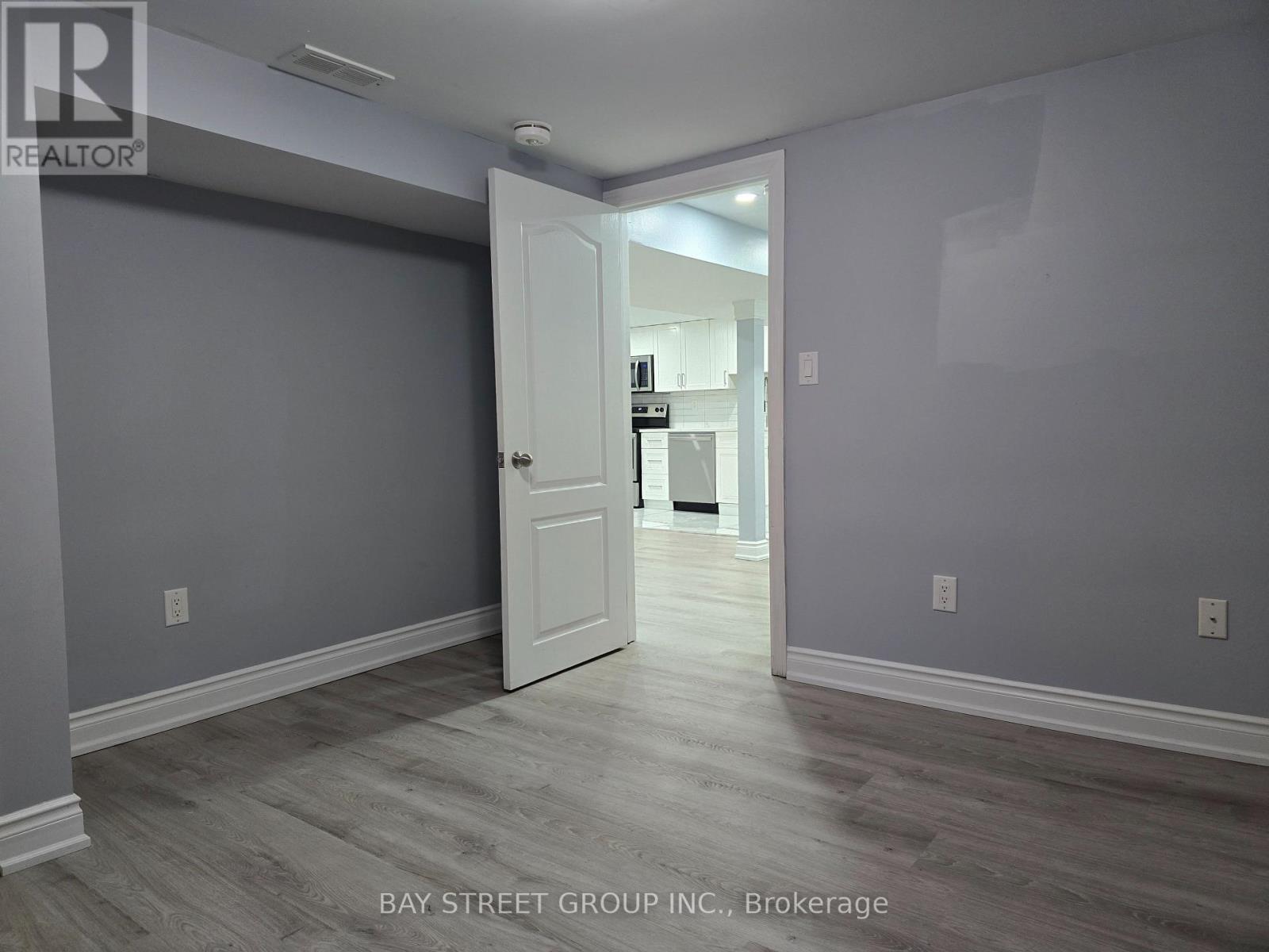 Lower - 366 East 23rd Street, Hamilton, Ontario  L8V 2X6 - Photo 10 - X12902202