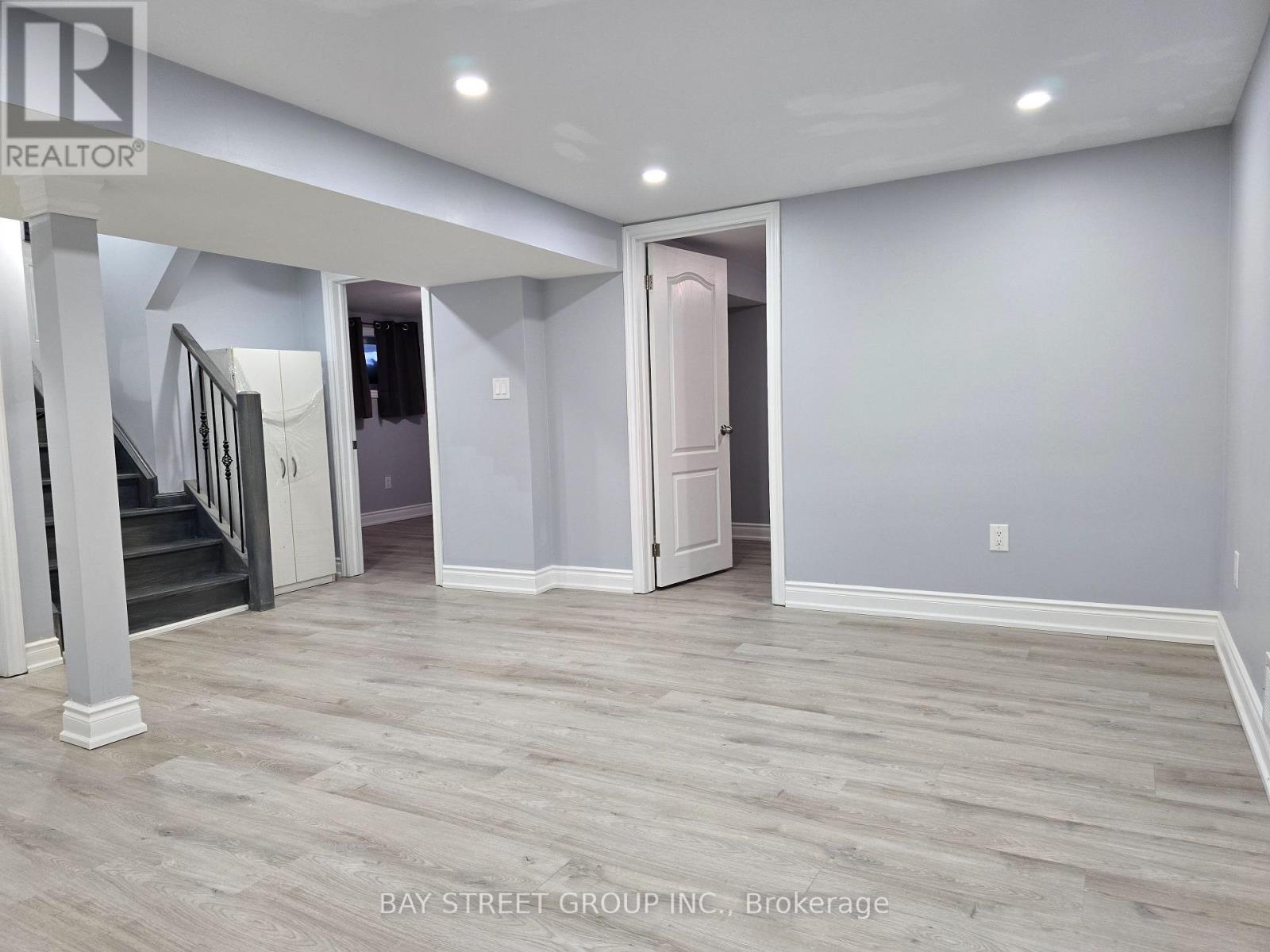 Lower - 366 East 23rd Street, Hamilton, Ontario  L8V 2X6 - Photo 5 - X12902202