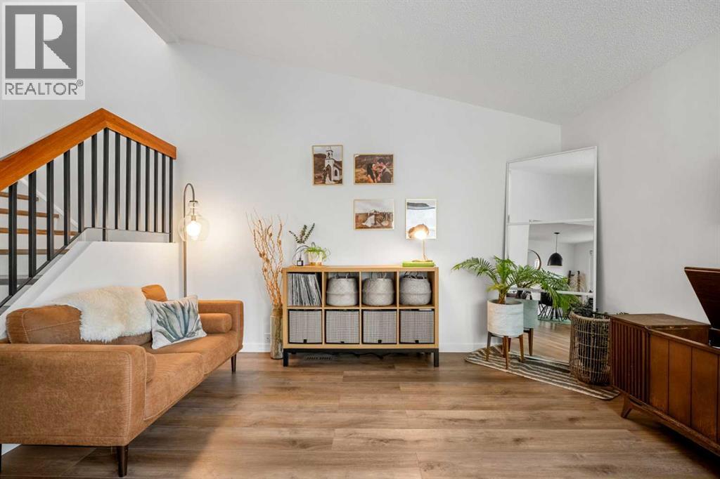 55 Coach Gate Way SW, Calgary, Alberta  T3H 1L7 - Photo 5 - A2280840