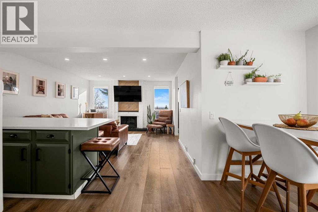 55 Coach Gate Way SW, Calgary, Alberta  T3H 1L7 - Photo 11 - A2280840