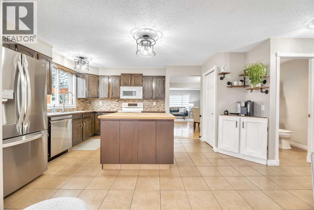 391 Scenic Glen Place NW, Calgary, Alberta  T3L 1J5 - Photo 11 - A2285174