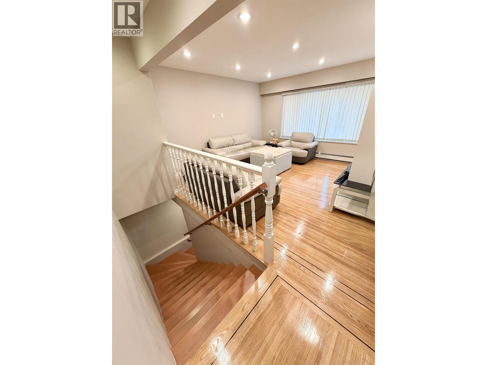 4882 Moss Street, Vancouver, British Columbia  V5R 3Y2 - Photo 6 - R3101561