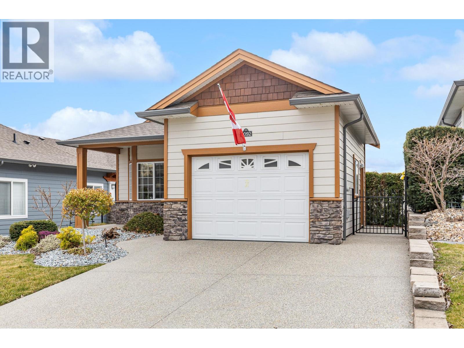 2092 Clover Drive, West Kelowna, British Columbia  V4T 3A5 - Photo 2 - 10380153