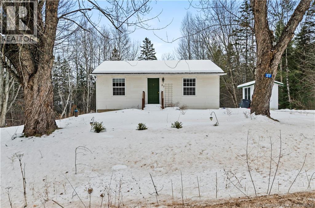 27 Garden Grove Street, Fredericton, New Brunswick E3B 7G8 - Photo 2 - NB135316