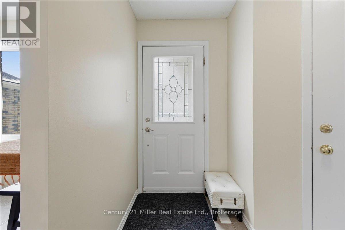 42 - 375 Kingscourt Drive, Waterloo, Ontario  N2K 3N7 - Photo 3 - X12902214