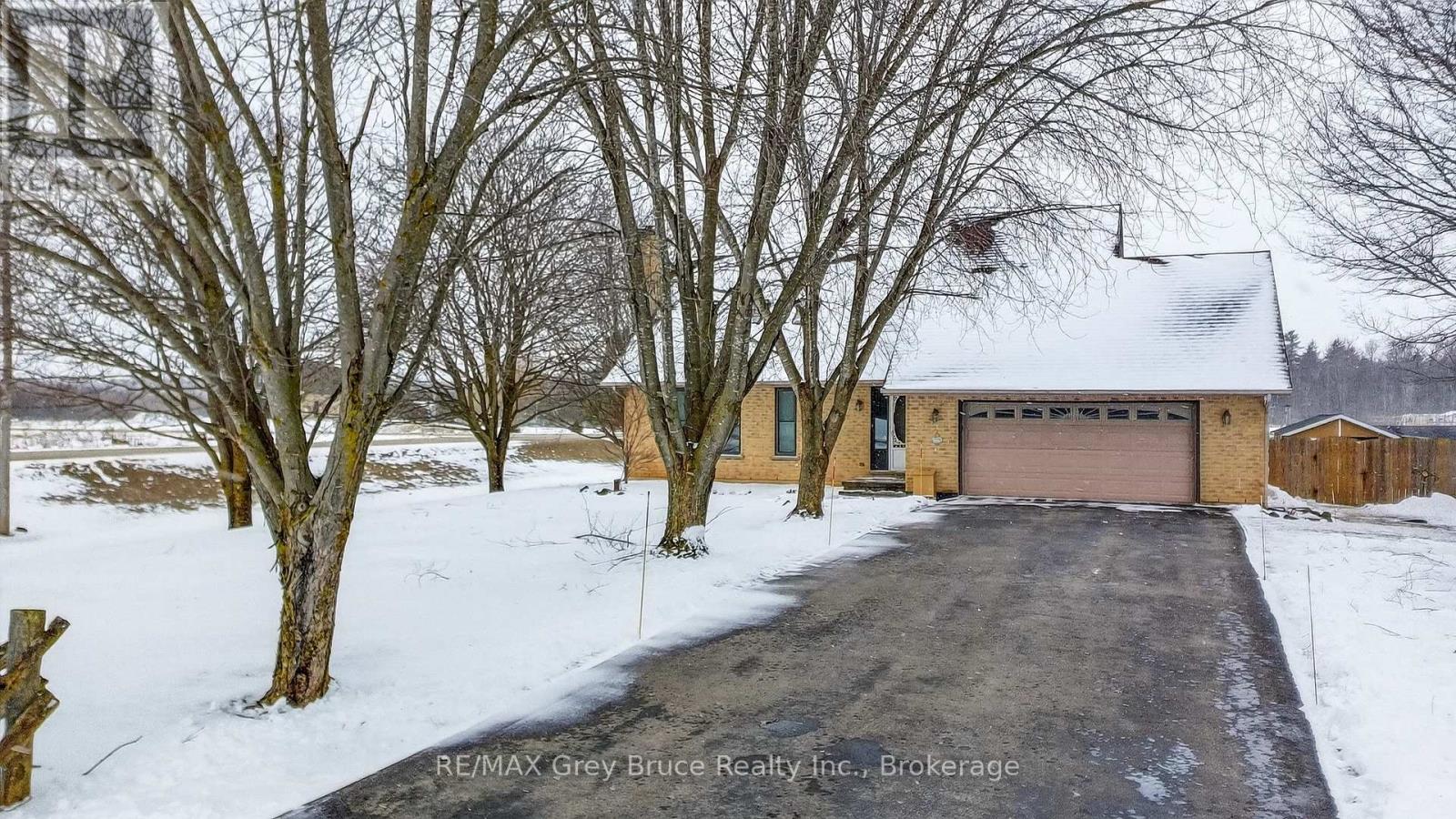 102 Mary Avenue W, Georgian Bluffs, Ontario  N4K 5N5 - Photo 3 - X12902280