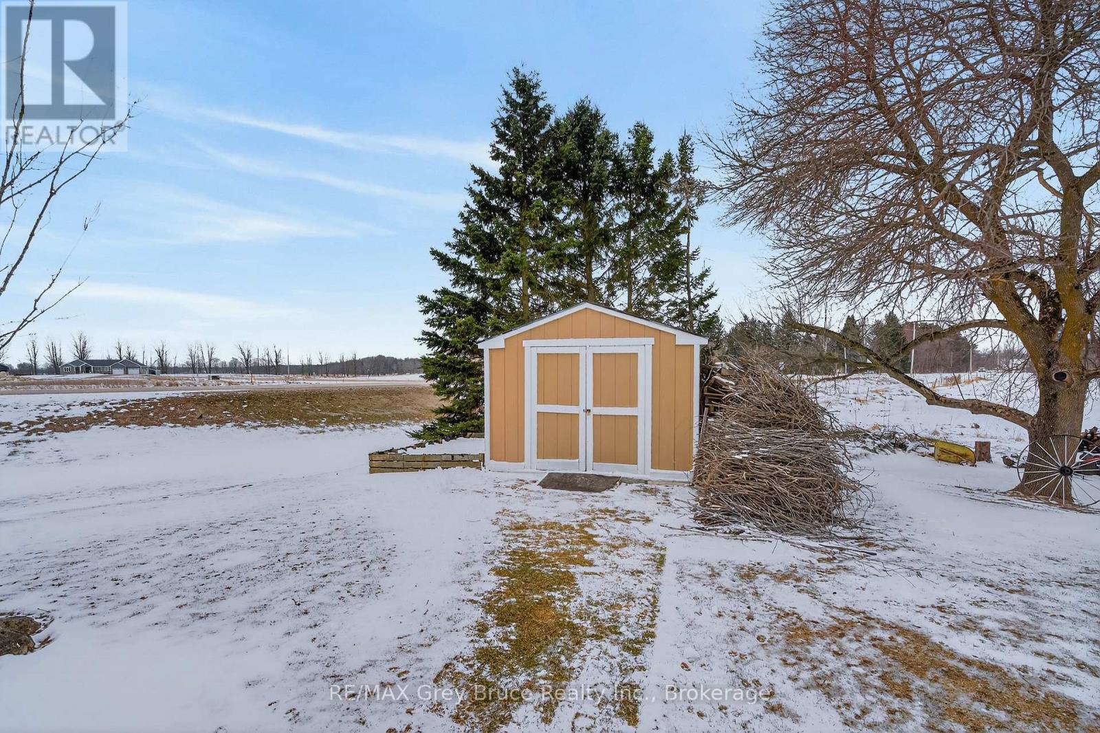 102 Mary Avenue W, Georgian Bluffs, Ontario  N4K 5N5 - Photo 31 - X12902280