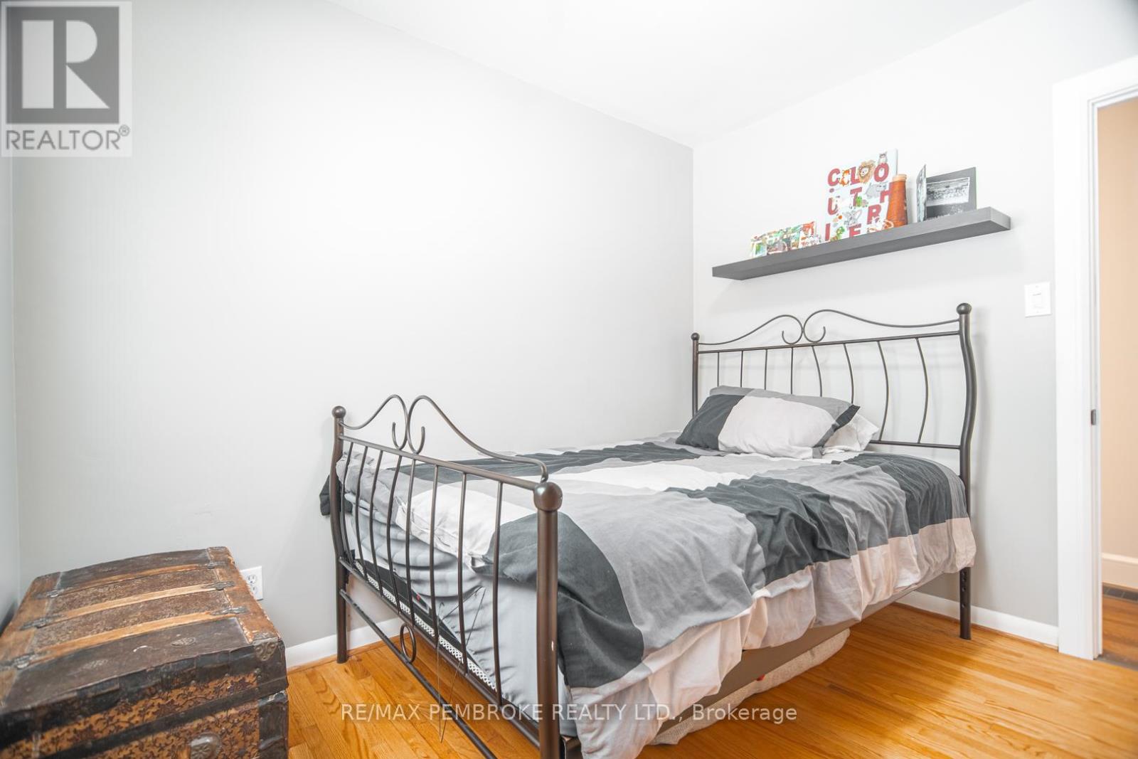 642 Birch Street, Petawawa, Ontario  K8A 7K6 - Photo 11 - X12902272