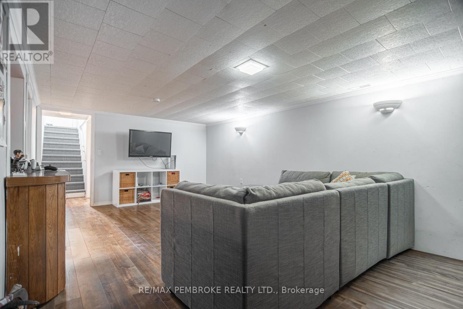 642 Birch Street, Petawawa, Ontario  K8A 7K6 - Photo 17 - X12902272