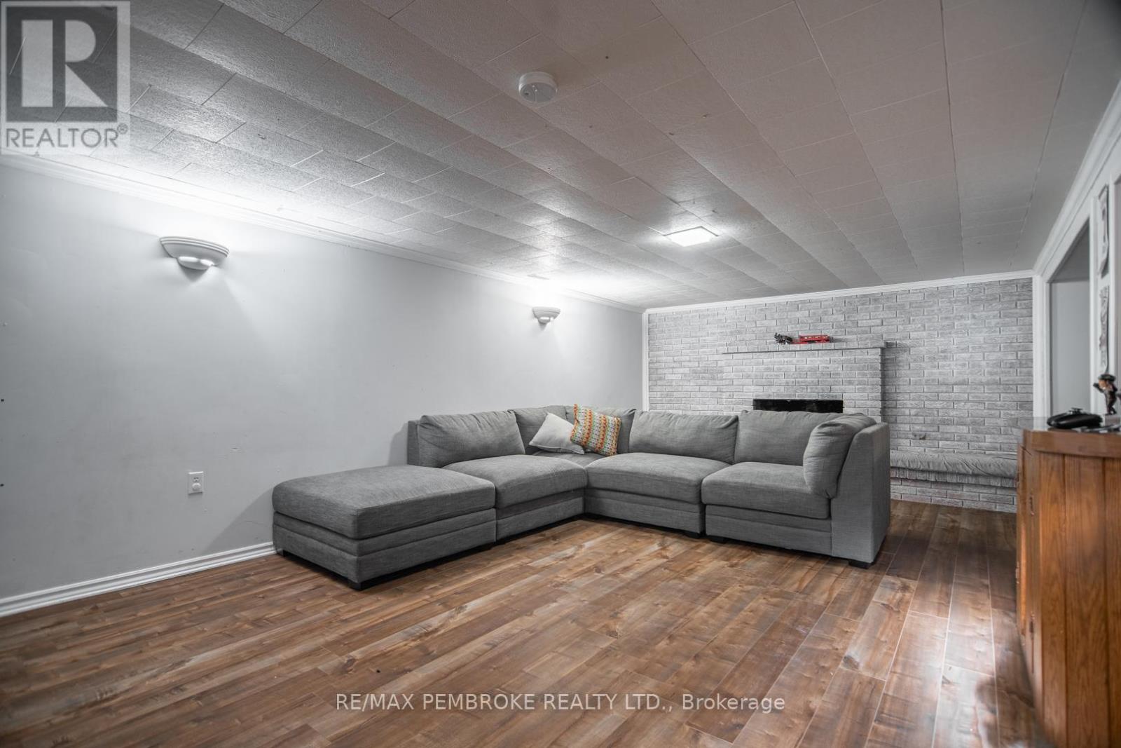 642 Birch Street, Petawawa, Ontario  K8A 7K6 - Photo 18 - X12902272