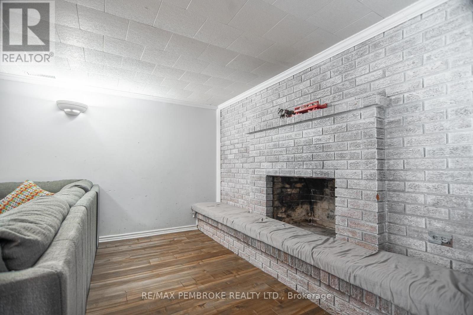 642 Birch Street, Petawawa, Ontario  K8A 7K6 - Photo 19 - X12902272