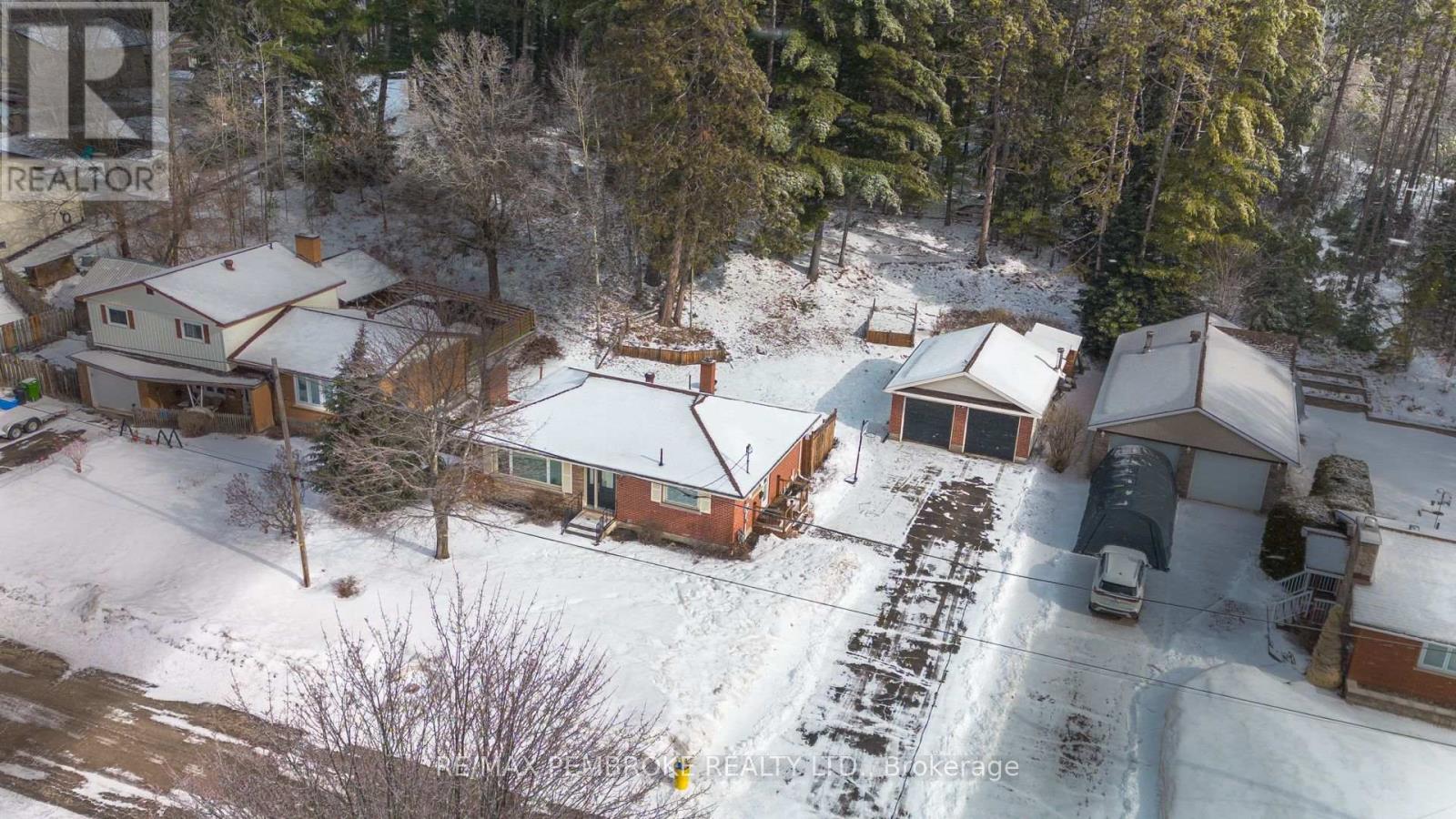 642 Birch Street, Petawawa, Ontario  K8A 7K6 - Photo 2 - X12902272