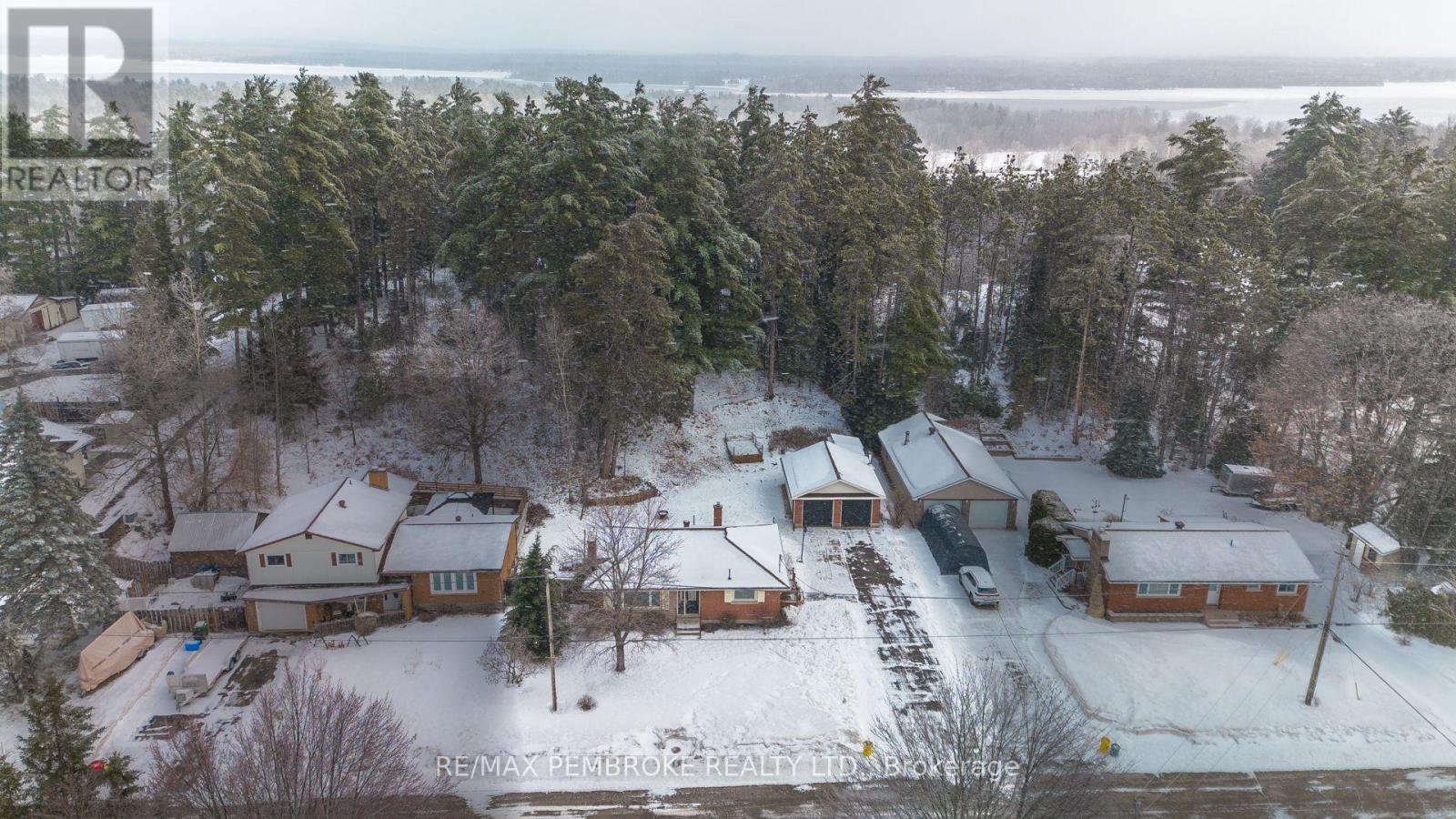 642 Birch Street, Petawawa, Ontario  K8A 7K6 - Photo 22 - X12902272