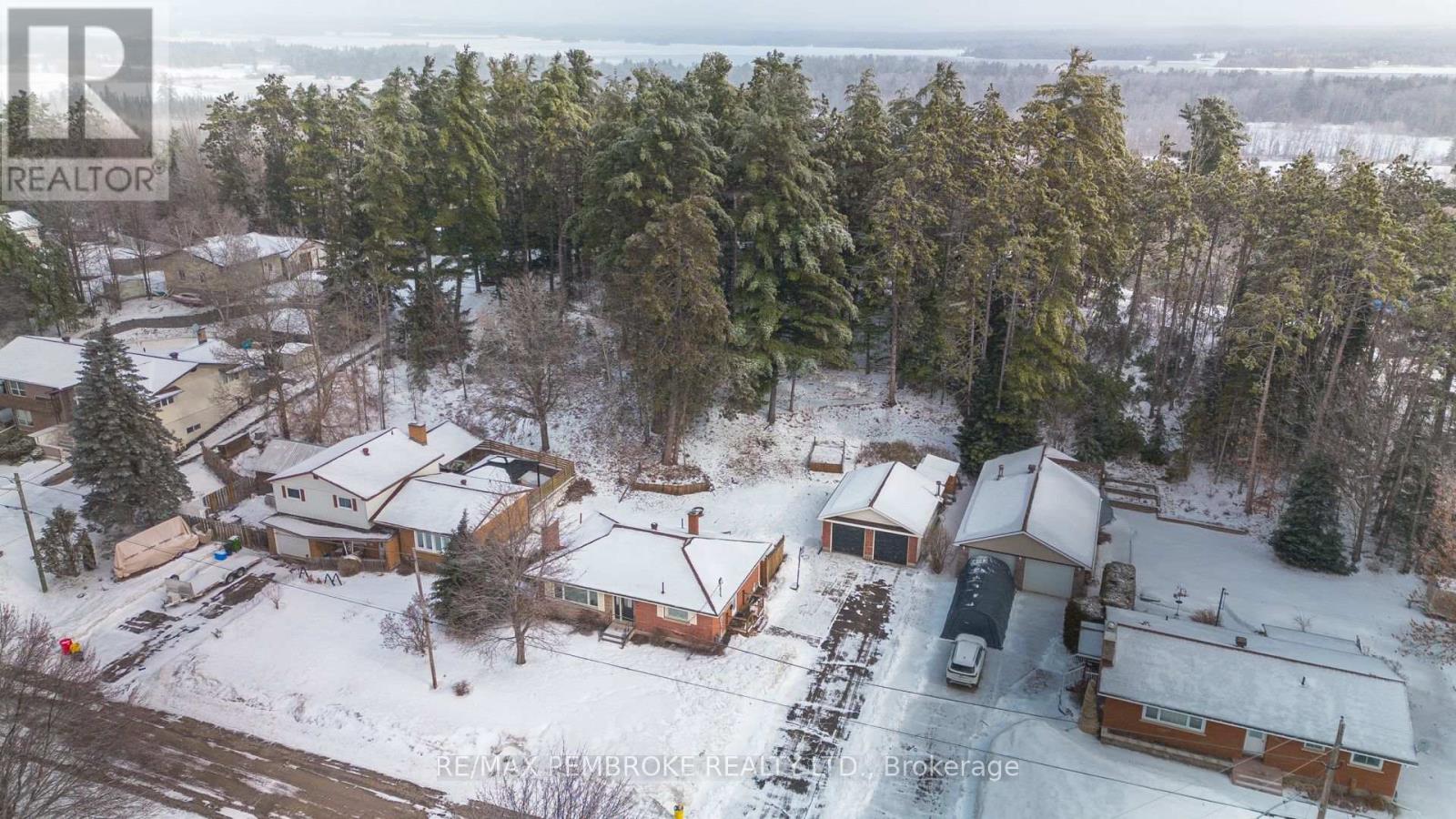 642 Birch Street, Petawawa, Ontario  K8A 7K6 - Photo 25 - X12902272