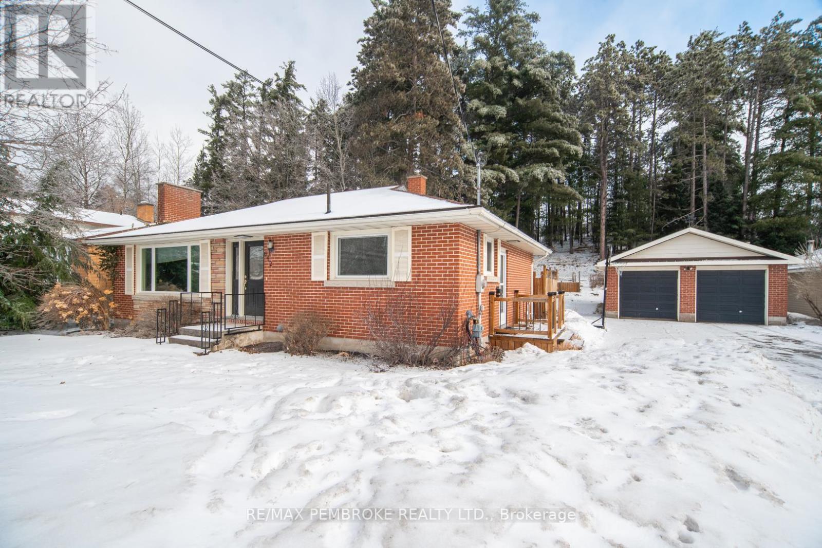 642 Birch Street, Petawawa, Ontario  K8A 7K6 - Photo 27 - X12902272