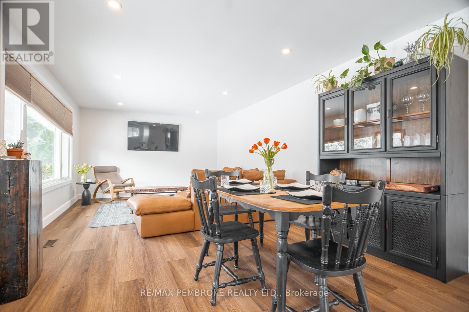 642 Birch Street, Petawawa, Ontario  K8A 7K6 - Photo 5 - X12902272