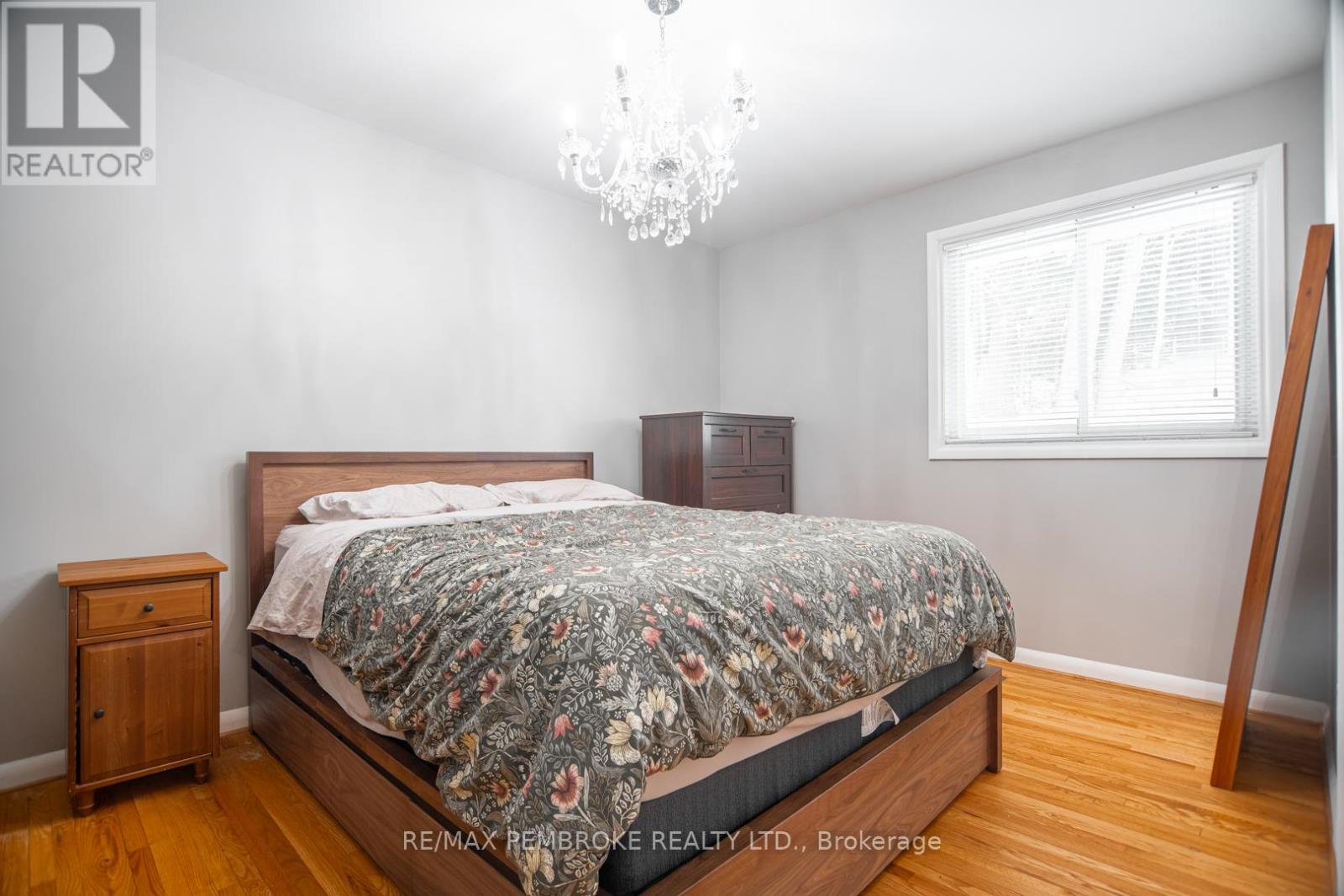 642 Birch Street, Petawawa, Ontario  K8A 7K6 - Photo 9 - X12902272