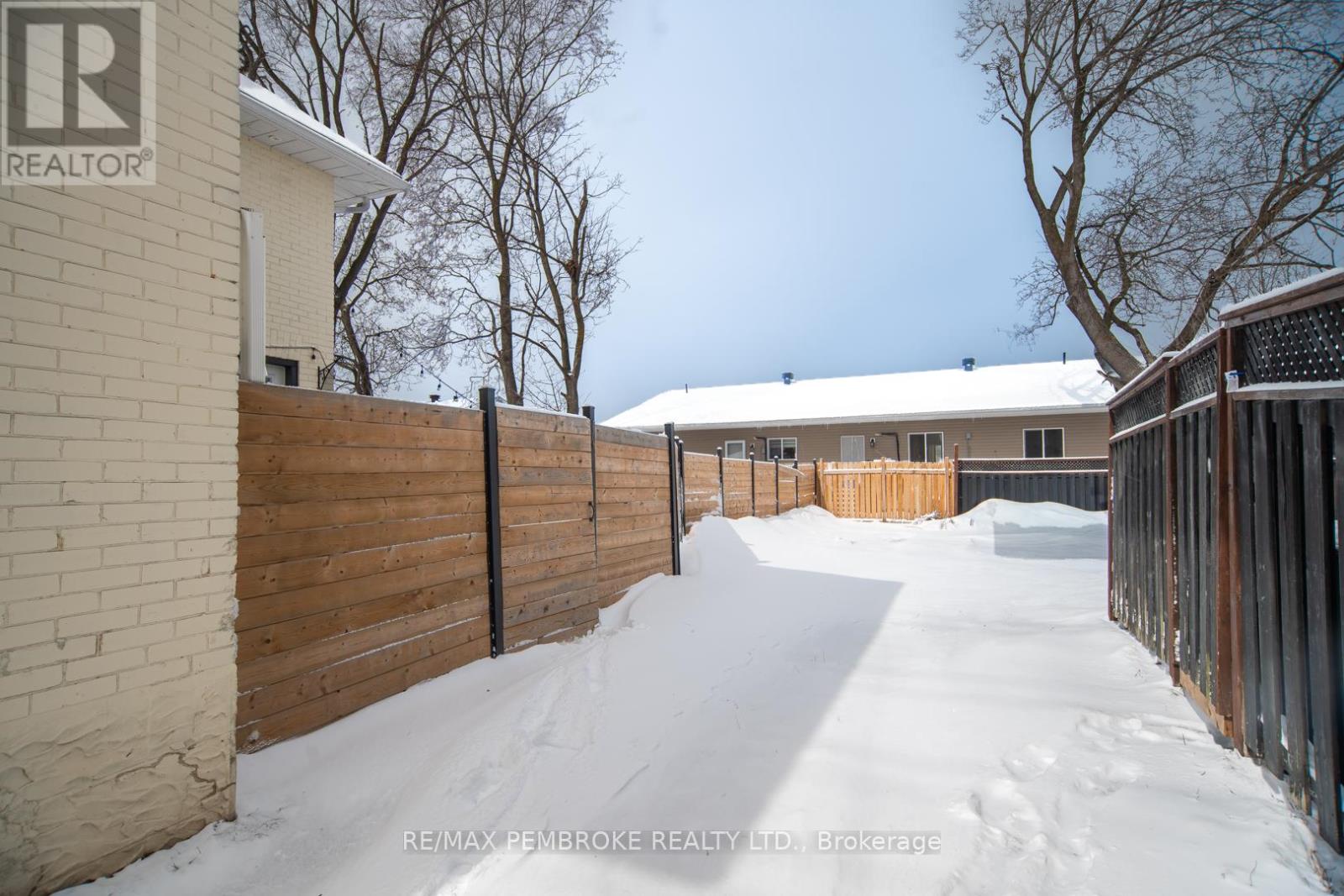 332 Third Avenue, Pembroke, Ontario  K8A 5G6 - Photo 20 - X12902274