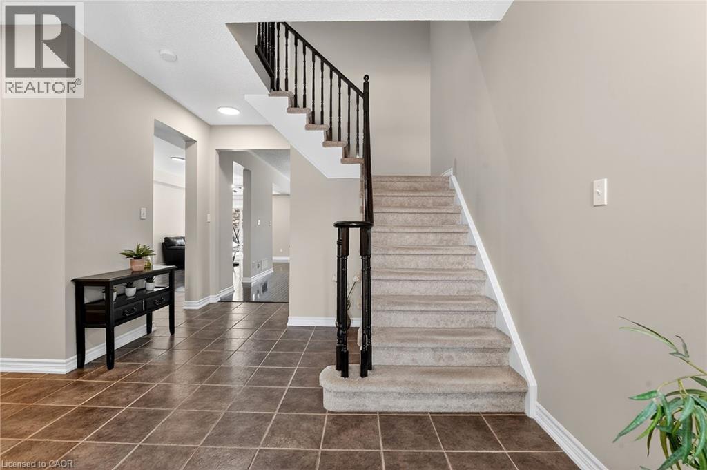 1230 Macinally Court, Oshawa, Ontario  L1K 0B8 - Photo 5 - 40813647