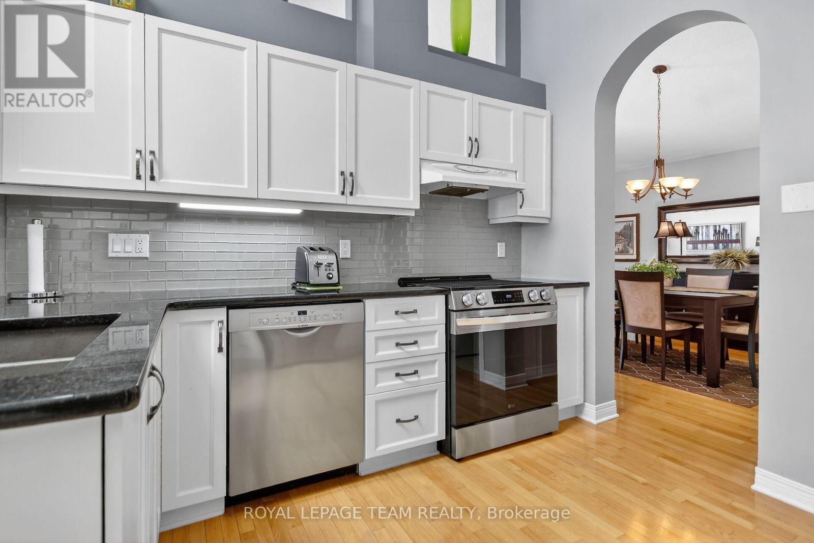 20 Nighthawk Crescent, Ottawa, Ontario  K2M 2X7 - Photo 13 - X12902266