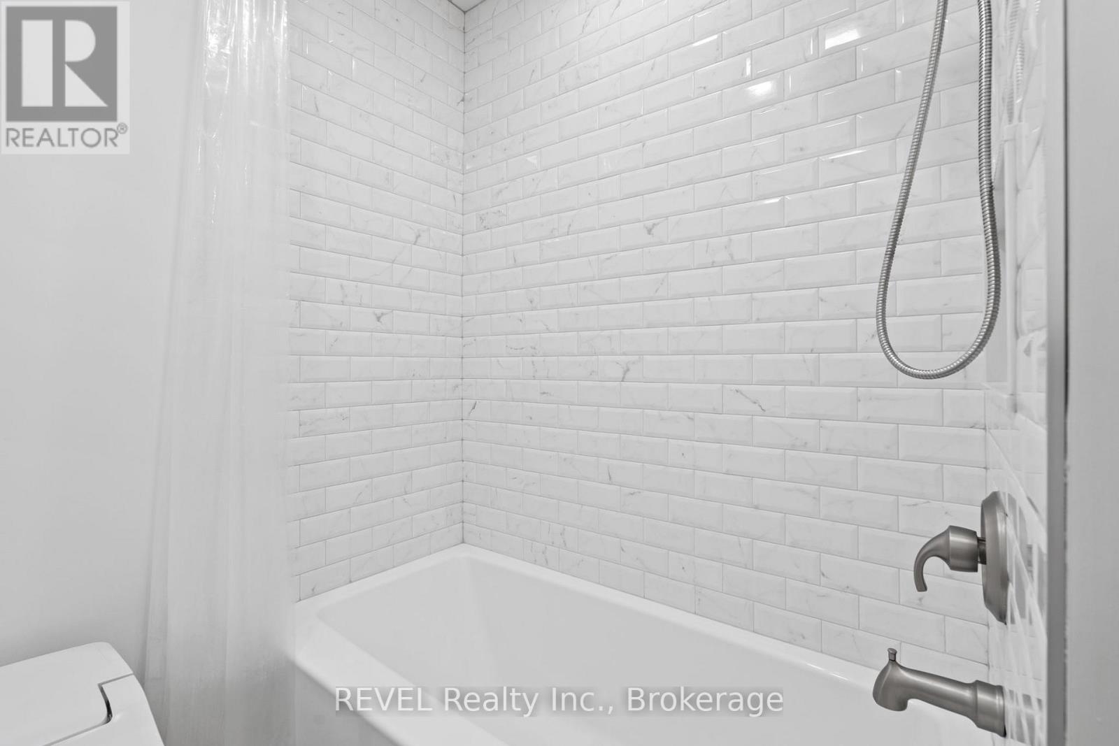 57 Tomahawk Drive, Grimsby, Ontario  L3M 5G5 - Photo 16 - X12902276