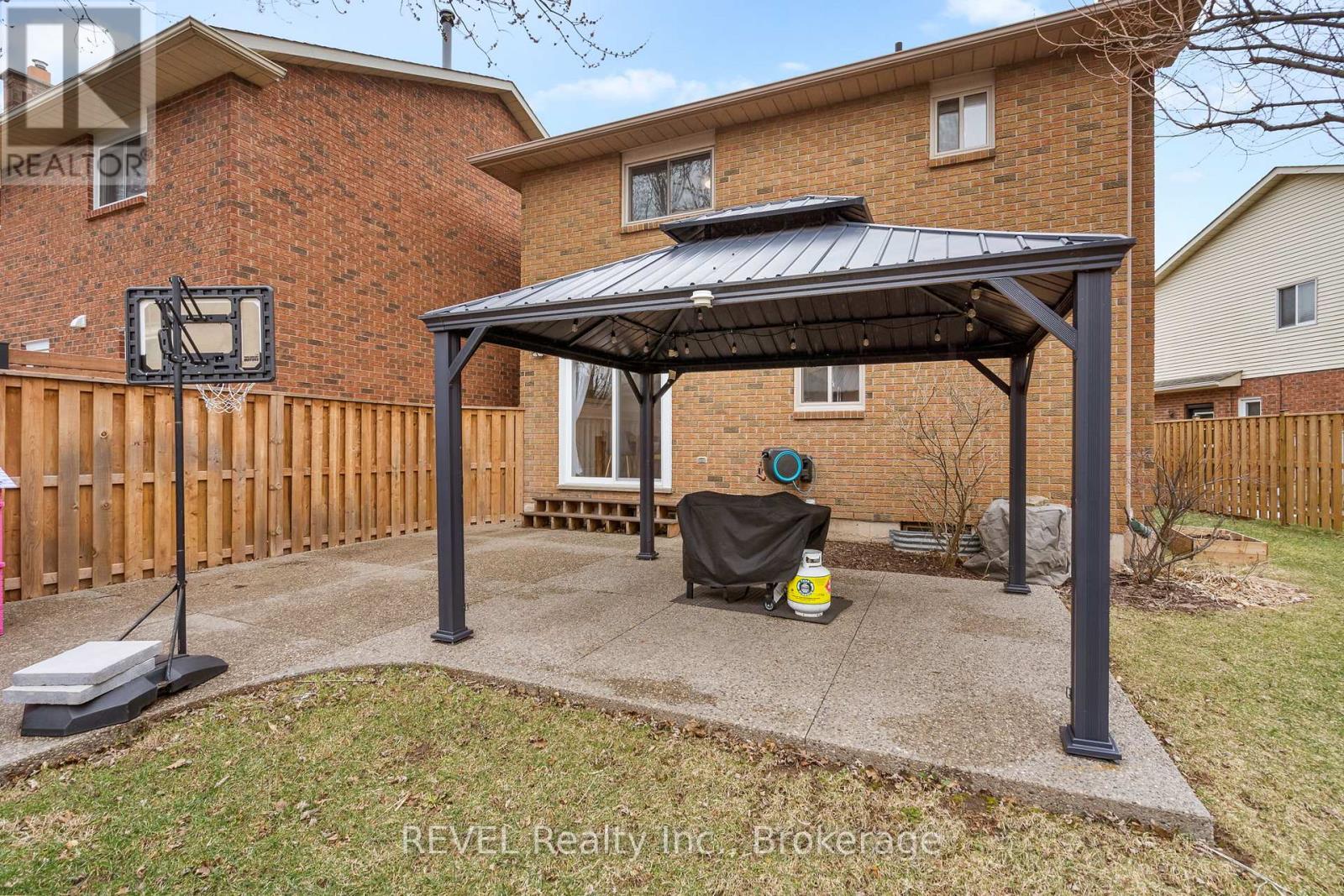 57 Tomahawk Drive, Grimsby, Ontario  L3M 5G5 - Photo 25 - X12902276